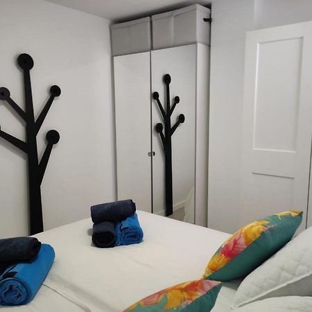 1 Bedroom Beachfront Apartment At Torecilla Beach 네르하 외부 사진