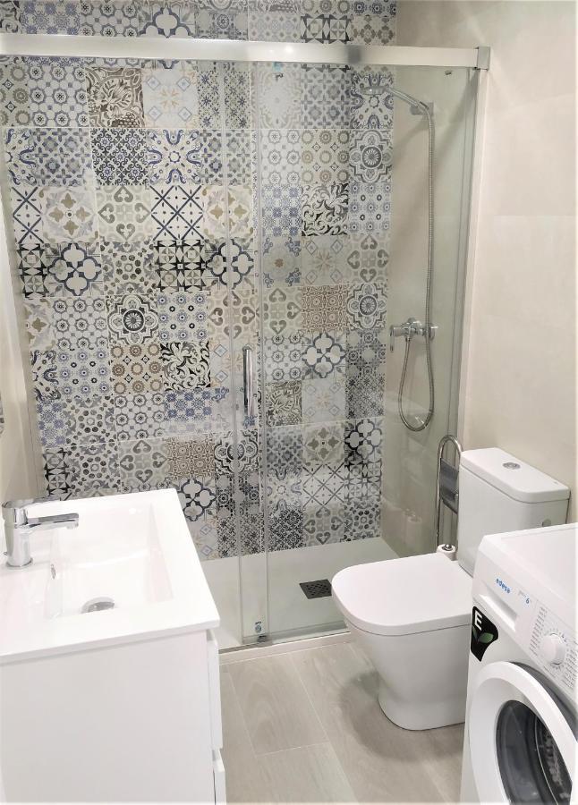 1 Bedroom Beachfront Apartment At Torecilla Beach 네르하 외부 사진