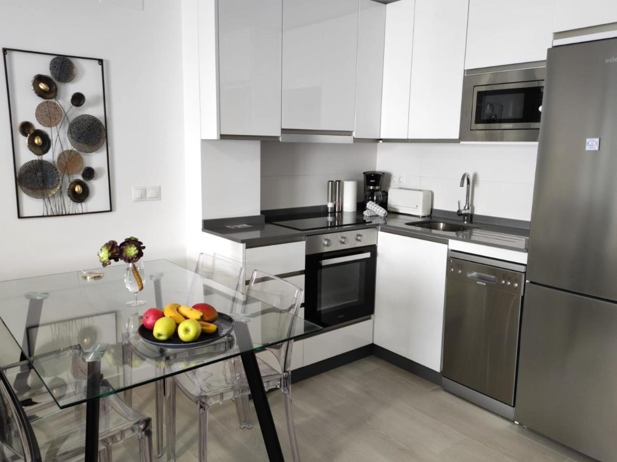 1 Bedroom Beachfront Apartment At Torecilla Beach 네르하 외부 사진